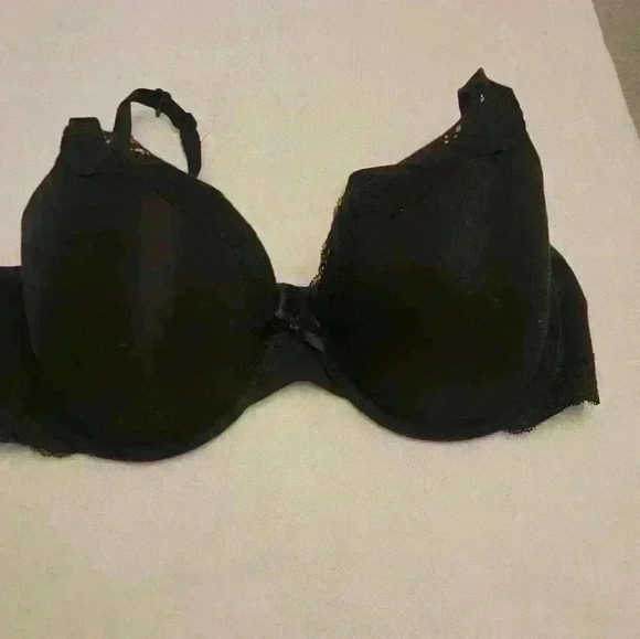 Ambrielle under wire black bra Size 38c. Previously owned - Picture 1 of 5